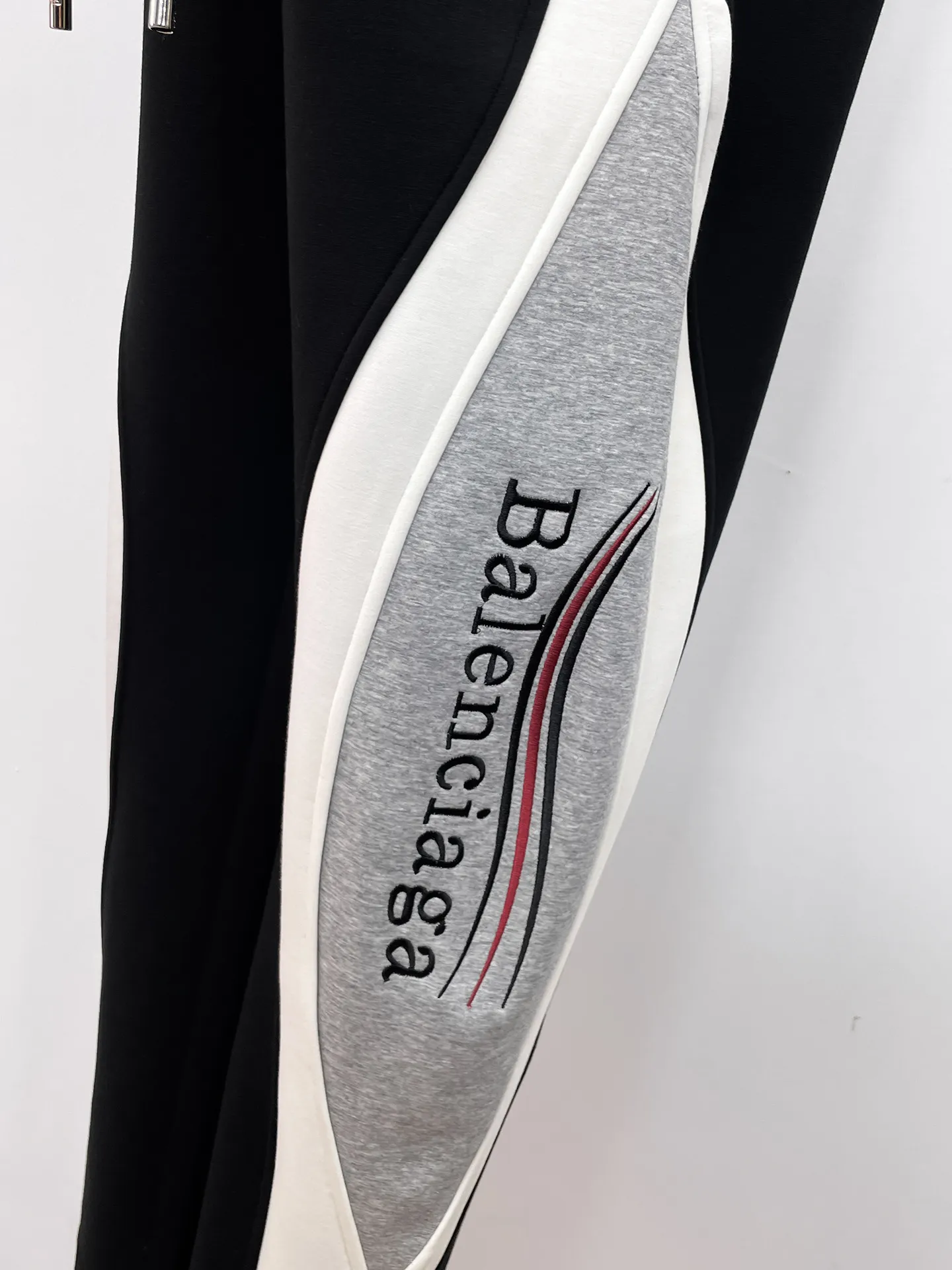 Balenciaga 🆕2026 Autumn and Winter New Arrival Casual Pants! The official website will be released simultaneously. Brand Classic LOGO casual pants, customized fabrics, excellent comfort and strong touch. Highly recognisable, perfect appearance and craftsmanship. Size:M-3XL
